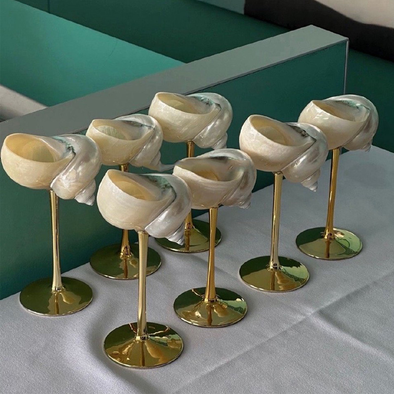 Home Bar And Cabinet - Gelas Anggur Keong Alami Bar dan